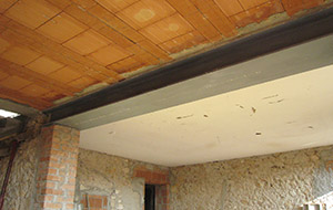 Inserimento putrelle per apertura breccia